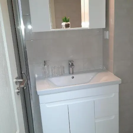 Luxury Double Bed Apartment-studio In 