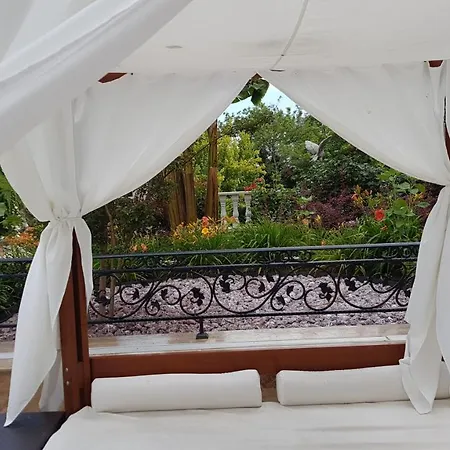 Apartment Luxury Double Bed Apartment-studio In 