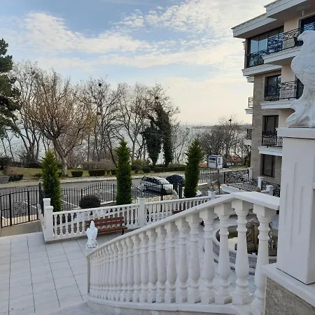 Luxury Double Bed Apartment-studio In 